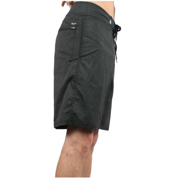 Volcom Shorts Size 28 - Picture 13 of 13